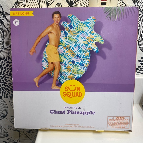 SUN SQUAD Inflatable Giant Pineapple 6ft - Picture 1 of 6